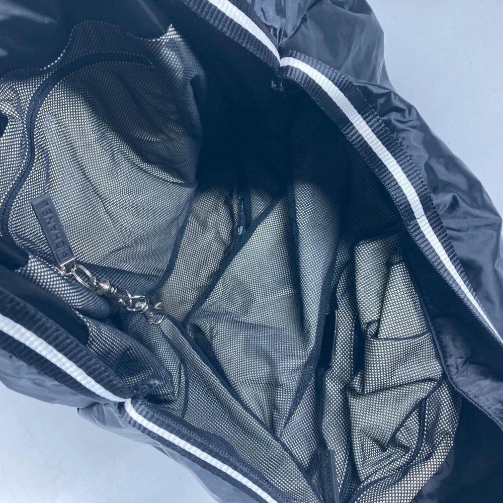 CHANEL Black Logo Shoulder Bag - Picture 8 of 10